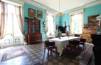 Kasteel te koop Fays, Wallonie, Küche mit Zugang zum Außenbereich