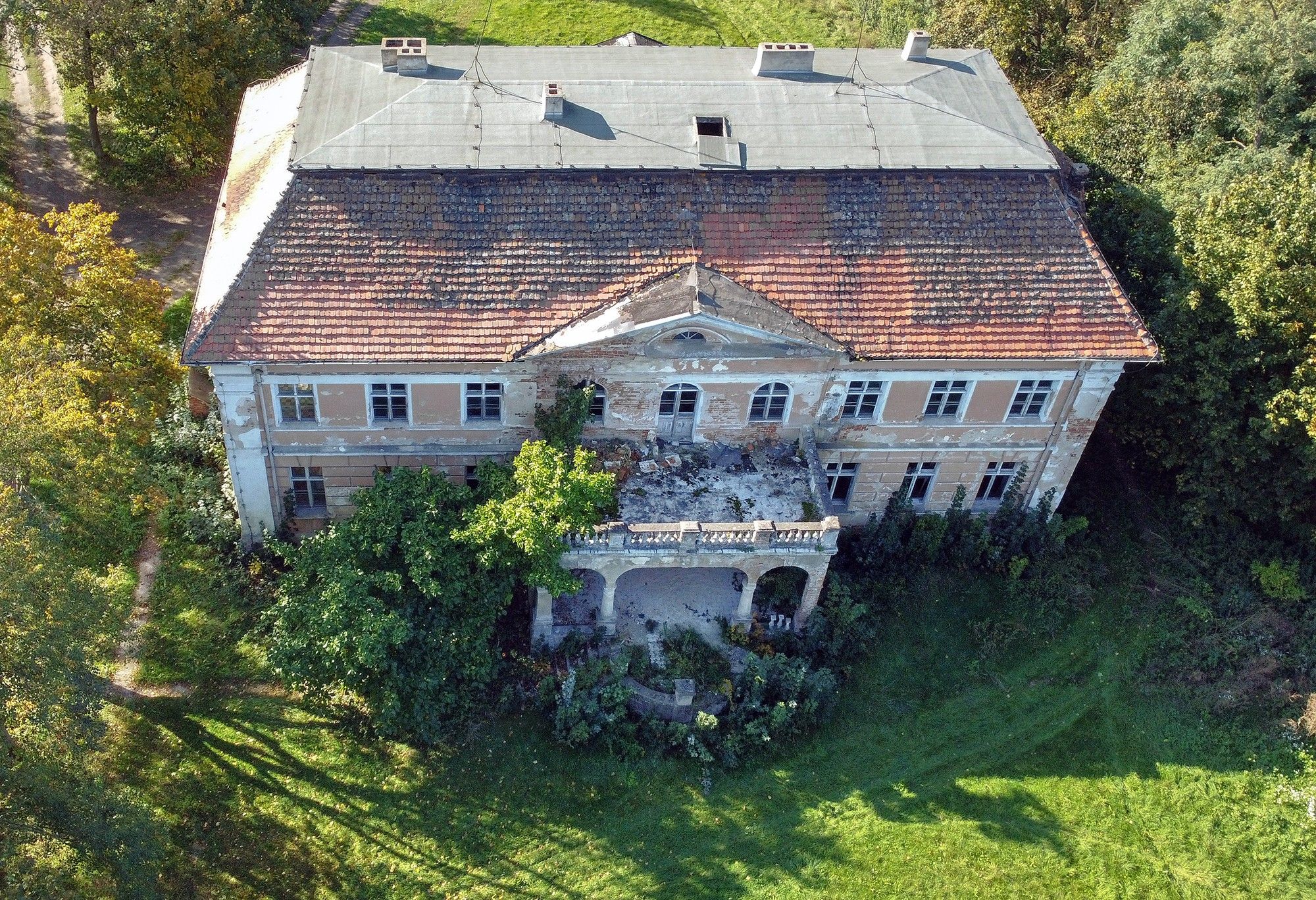 Images Neoklassiek landhuis in Wielkopolska