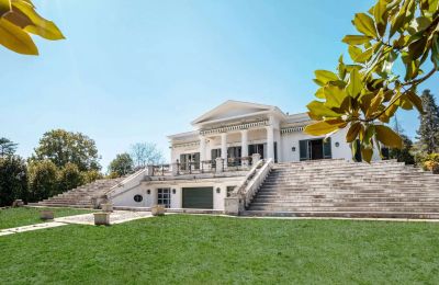 Historische villa te koop 28040 Lesa, Piemonte, Zijaanzicht