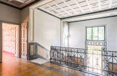 Historische villa te koop 28040 Lesa, Piemonte, Trappenhuis