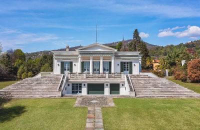 Historische villa te koop 28040 Lesa, Piemonte, Buitenaanzicht