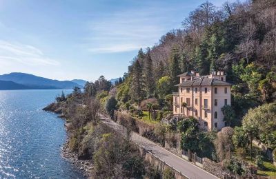 Historische villa te koop Cannobio, Piemonte, Buitenaanzicht
