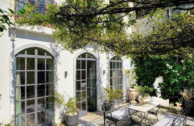 Historische villa te koop İstanbul, Tom Tom, Nur-i Ziya Sokak, , Buitenaanzicht