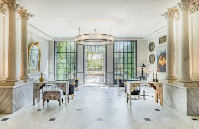 Historische villa te koop İstanbul, Tom Tom, Nur-i Ziya Sokak, , Ingangshal