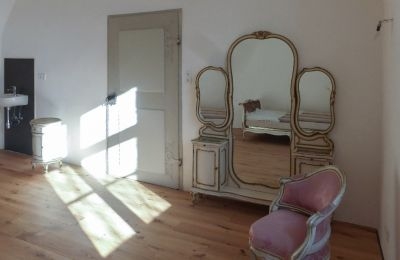 Kasteel te koop 91792 Ellingen, An der Vogtei 2, Bayern, Schlafzimmer mit Waschbecken