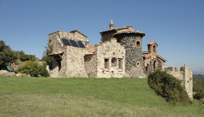 Kasteel in Umbrië bij Todi op een gedroomde panoramische locatie