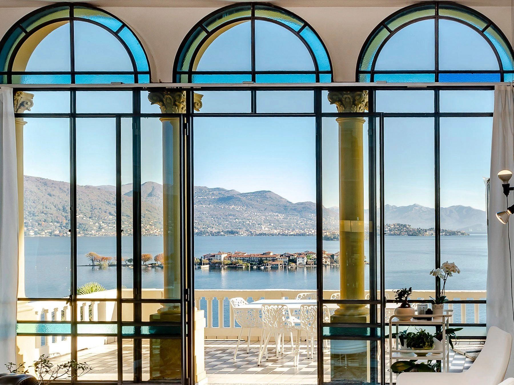 Images Luxueus appartement in grote villa aan het Lago Maggiore