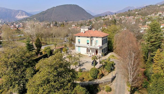Historische luxe villa in Verbania met uitzicht op het meer