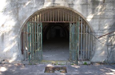 Industrieel monument te koop Banskobystrický kraj, Ingang