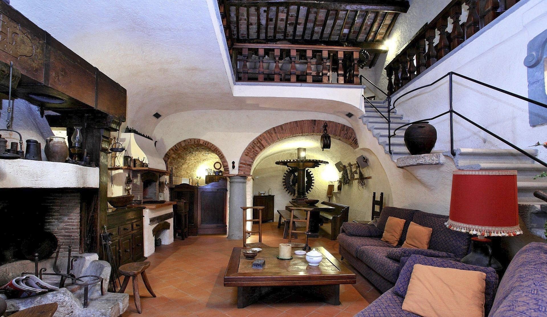 Images Gerestaureerde olijfmolen uit de 15e eeuw met Italiaanse charme