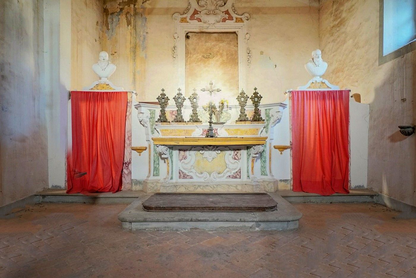 Images Mooie villa in Castiglion Fiorentino met kapel en olijfgaard