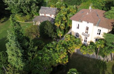 Historische villa te koop Merate, Lombardije, Dronefoto