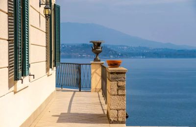Historische villa te koop Belgirate, Piemonte, Terras