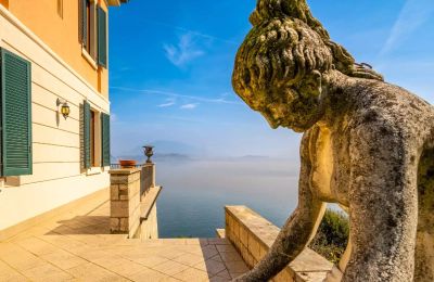 Historische villa te koop Belgirate, Piemonte, Uitzicht 