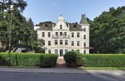 Historische villa te koop Duszniki-Zdrój, Wojska Polskiego 10, Neder-Silezië, Vooraanzicht