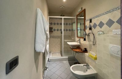 Historische villa te koop Bee, Piemonte, Badkamer
