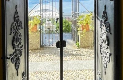 Historische villa te koop Bee, Piemonte, Eingang
