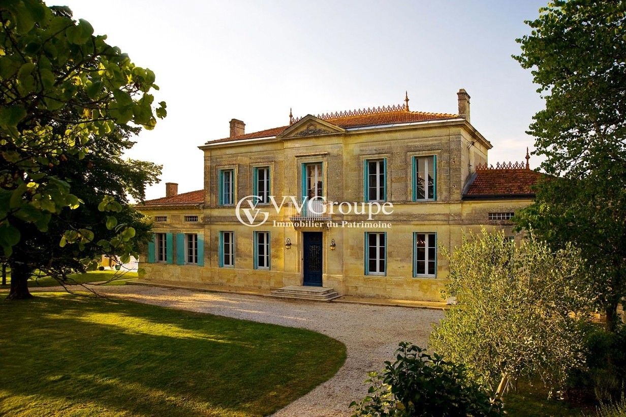 Images Wijngaard bij Bordeaux, 26 hectare, Côte de Bourg