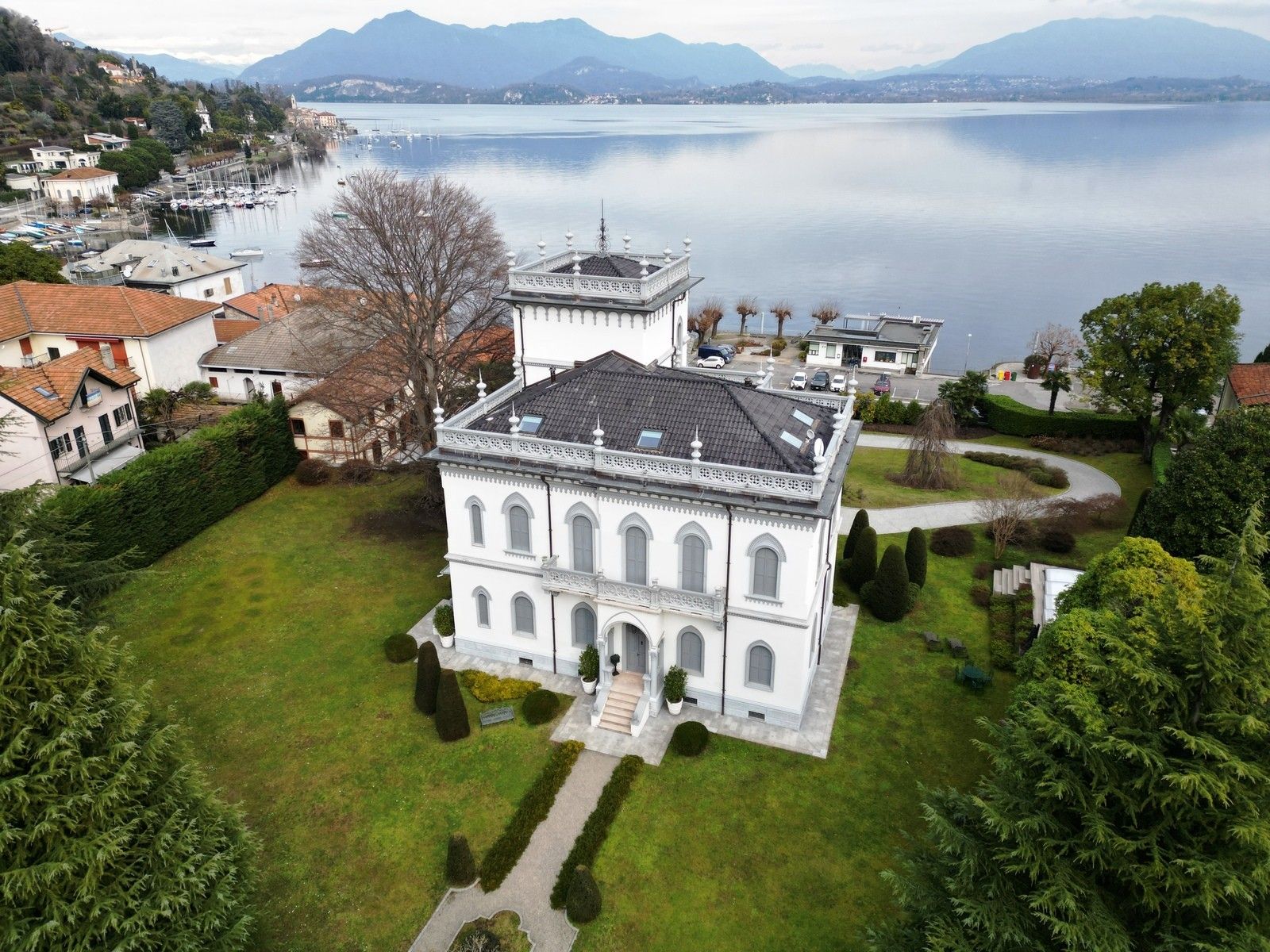 Images Exclusieve Belle Epoque residentie aan het Lago Maggiore