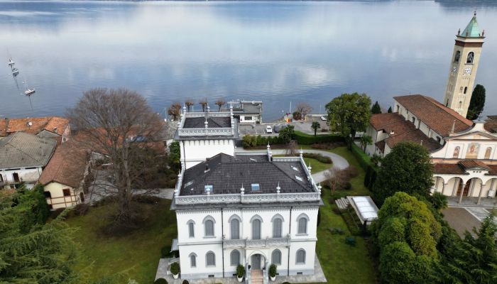 Historische villa te koop 28040 Lesa, Piemonte,  Italië