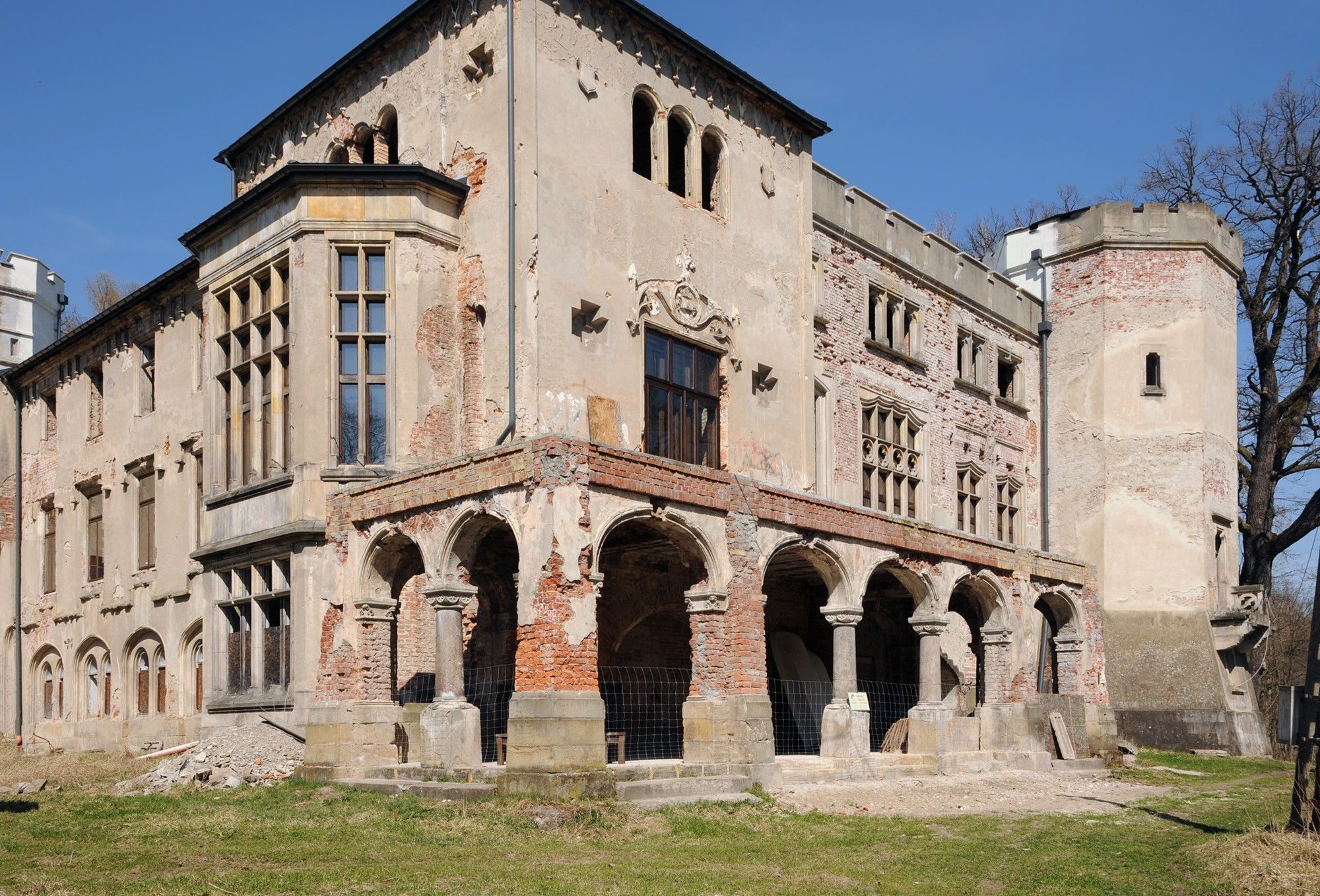 Images Geïnspireerd door Schotse kastelen - Paleis Skrzyński in Zuid-Polen