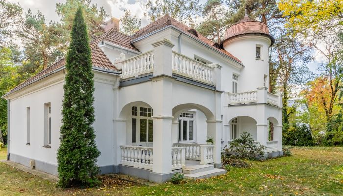 Historische villa te koop Baniocha, Mazovië,  Polen
