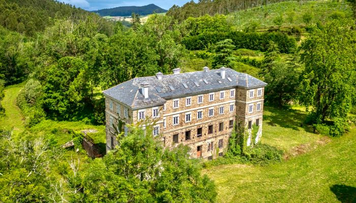 Historische villa te koop Castropol, Asturië,  Spanje