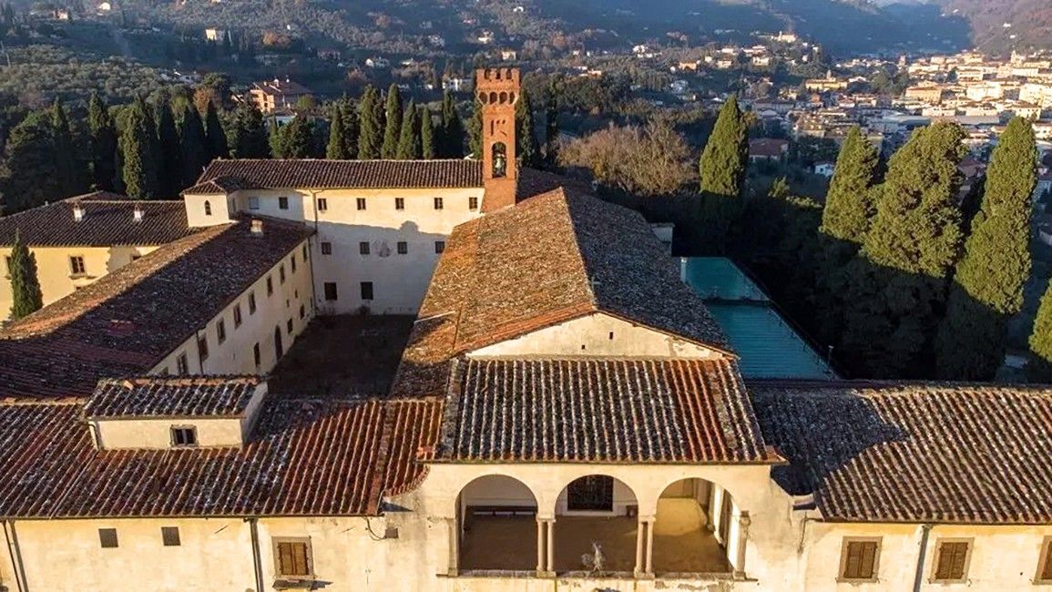 Images Uitzonderlijk pand voor investeerders uit Nederland: Klooster in Toscane