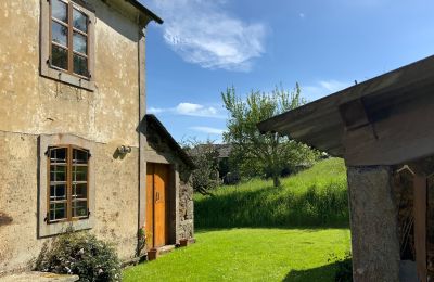 Landelijk huis te koop Moeche, Sta Cruz de Moeche, Galicië, Patio delantero