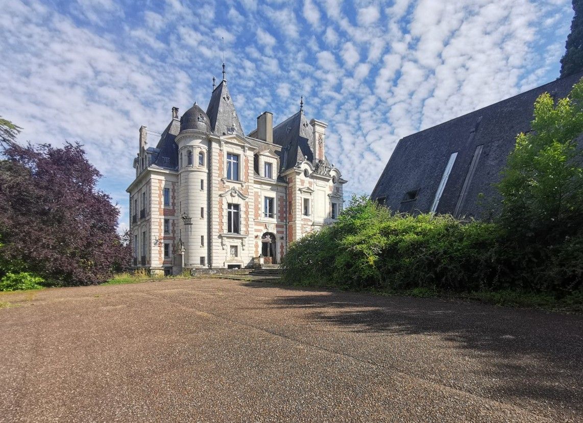 Images Napoleontisch kasteel bij Le Mans