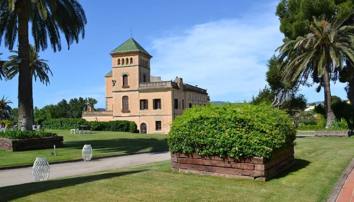 Kasteel te koop Santa Oliva, Catalonië,  Spanje