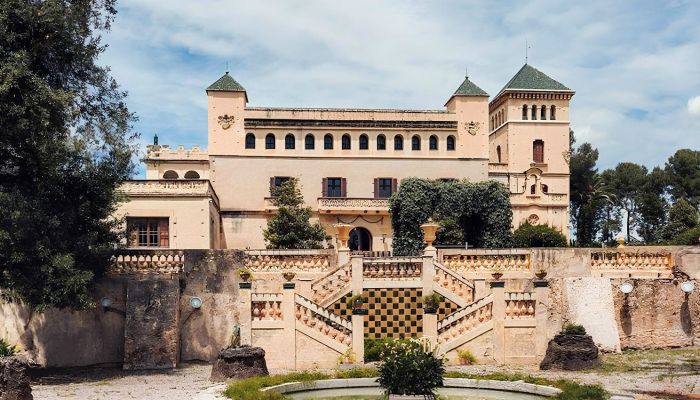 Kasteel te koop Santa Oliva, Catalonië,  Spanje