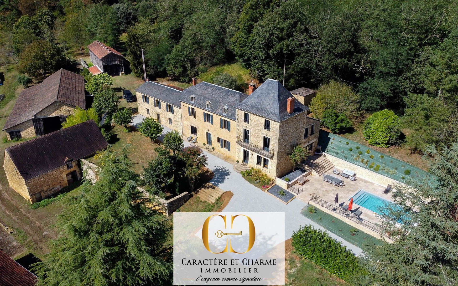 Images Sarlat: Gerestaureerd landhuis met 2 gastenverblijven