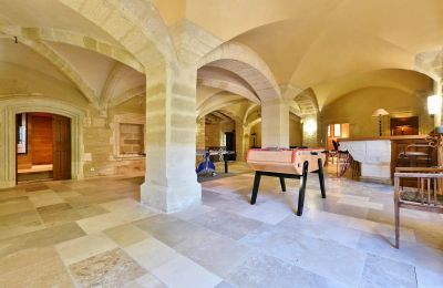 Kasteel te koop Uzès, Occitanie, Foto 6/45