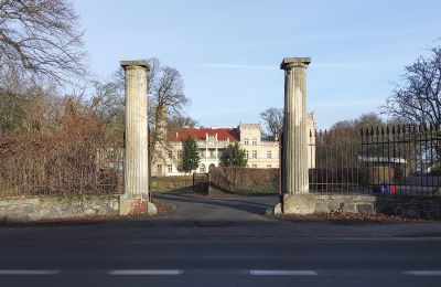 Kasteel te koop Gościeszyn, Pałac w Gościeszynie, Groot-Polen, Toegang