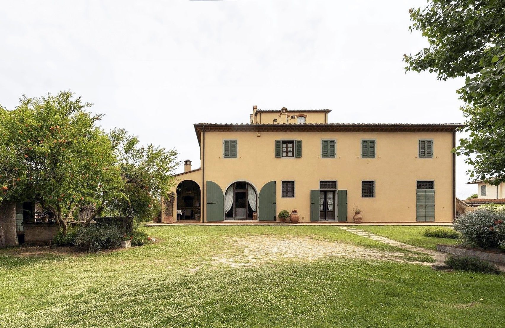 Images Gerestaureerd Toscaans landhuis met groot terrein