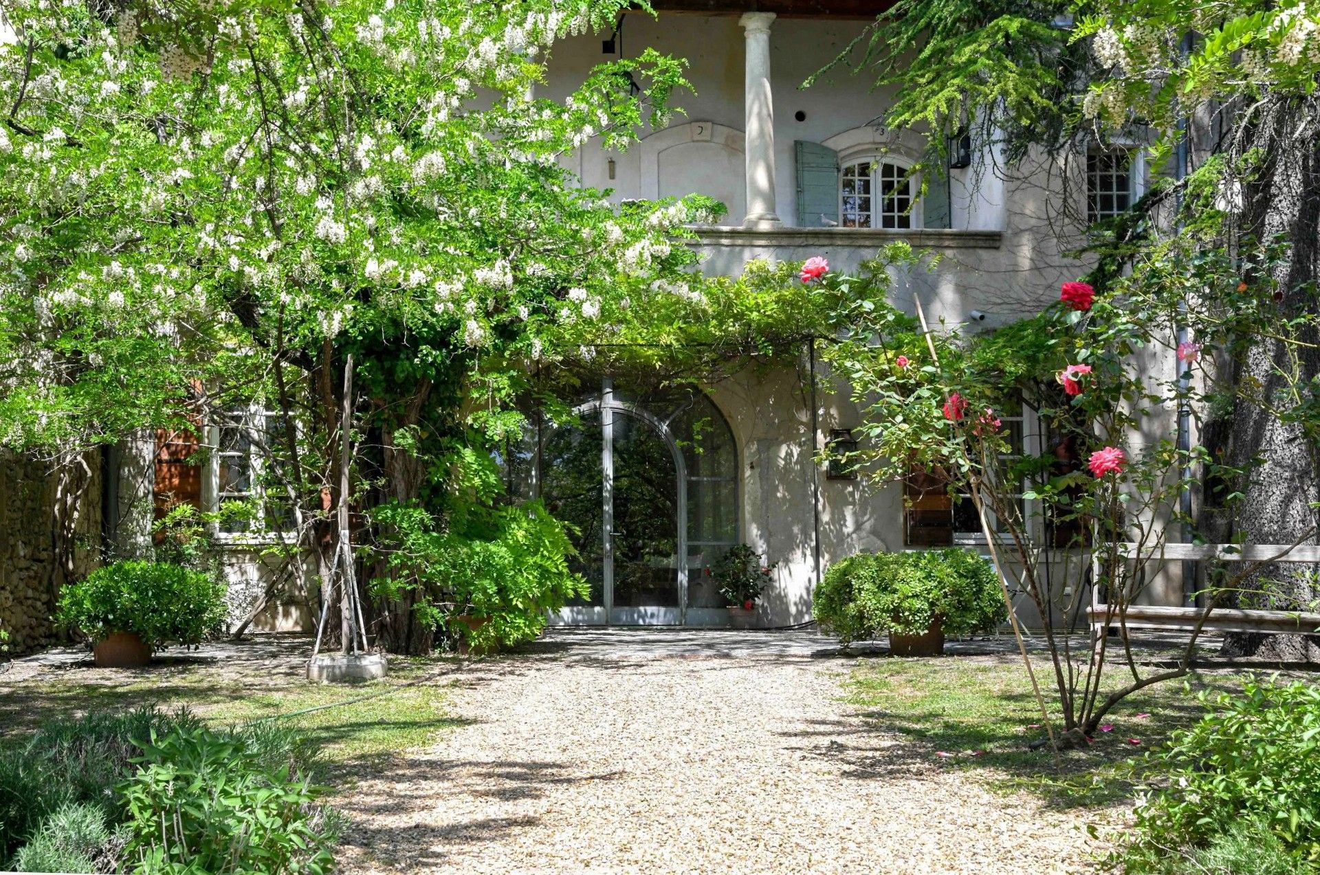 Images Landhuis in de Provence met tuin en historische wijnkelder
