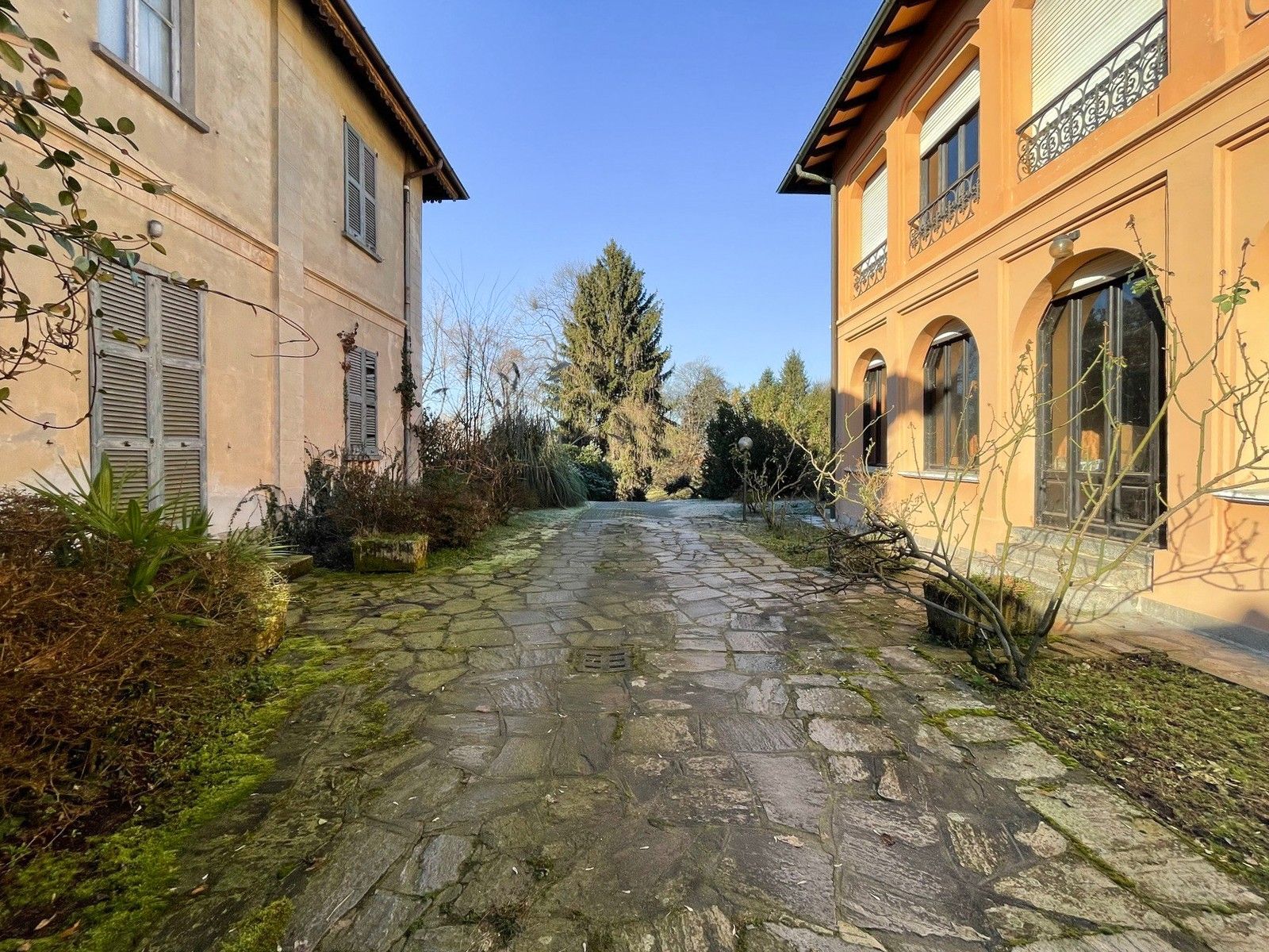 Images Villa in Castelletto Sopra Ticino – Een unieke eigendom met historie