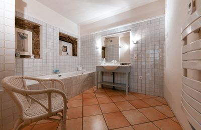 Historisch pand te koop Vers-Pont-du-Gard, Occitanie, Badkamer