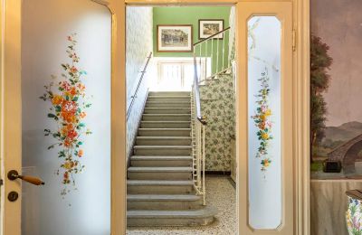 Historische villa te koop Longone al Segrino, Lombardije, Ingangshal