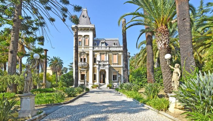 Historische villa te koop Ligurië,  Italië