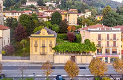 Historische villa te koop Belgirate, Piemonte, Vooraanzicht