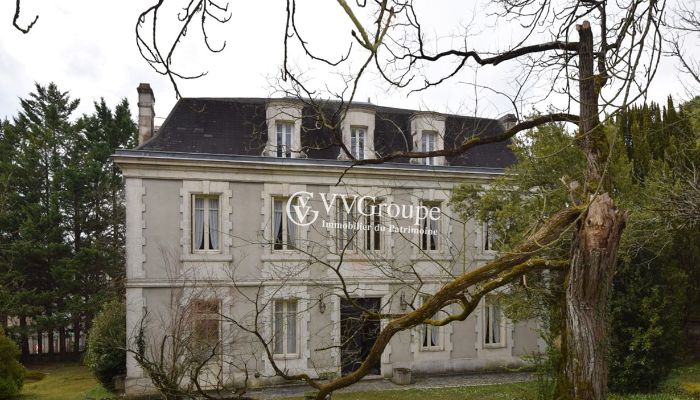 Historische villa te koop Angoulême, Nouvelle-Aquitaine,  Frankrijk