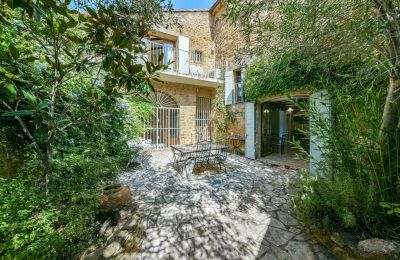 Historische panden, Karakteristiek huis bij Uzès – groene binnenplaats en uitbreidingspotentieel