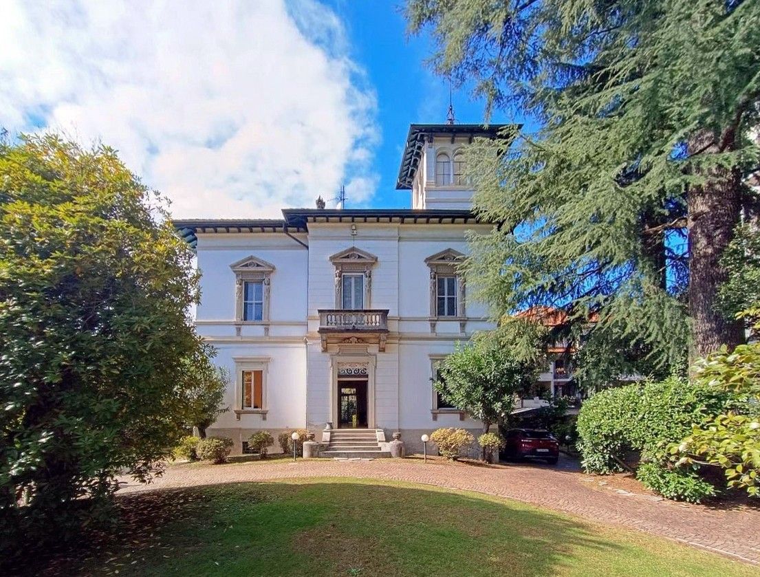 Images Appartement in historische villa met park en zwembad in Verbania Pallanza