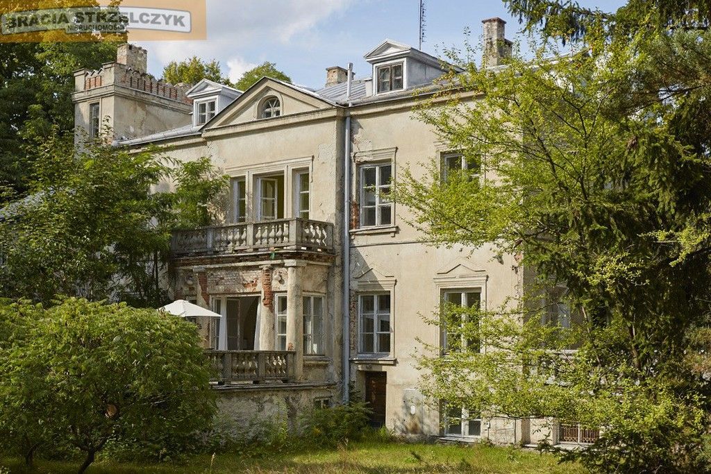 Images Historisch landgoed met park van 14,5 hectare op 45 km van Warschau
