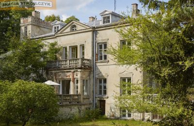 Vastgoed, Historisch landgoed met park van 14,5 hectare op 45 km van Warschau