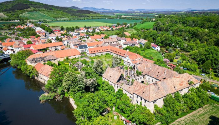 Kasteel te koop Vršovice, Ústecký kraj,  Tsjechische Republiek