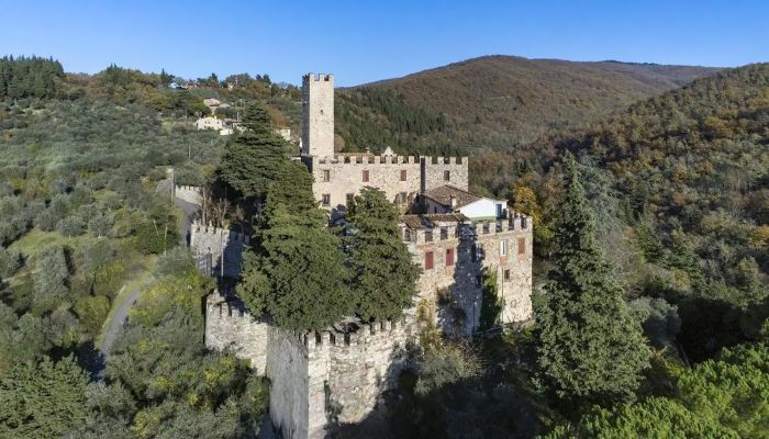 Burcht te koop Croci di Calenzano, Toscane,  Italië