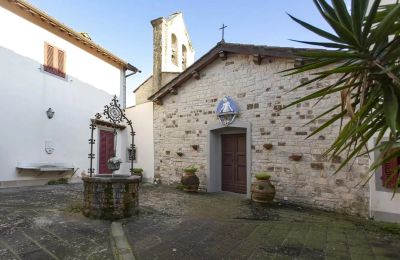 Burcht te koop Croci di Calenzano, Toscane, Kapel